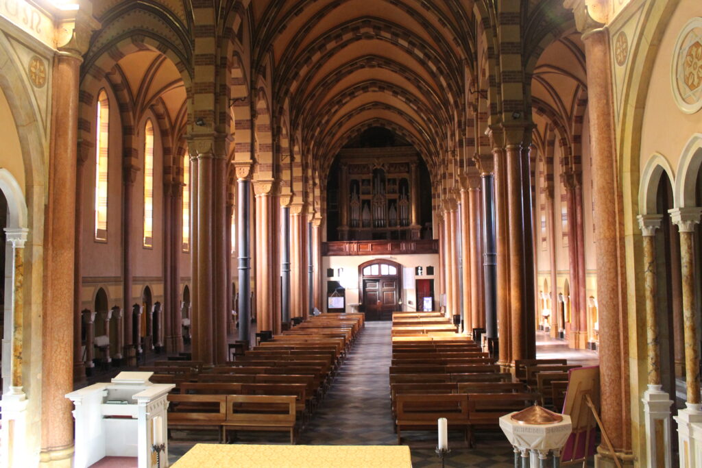 Chiesa San Pietro - interno